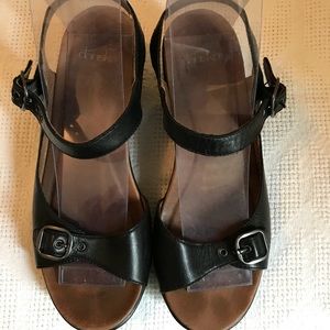 Dansko Black Sandals With Buckle Adjustments
